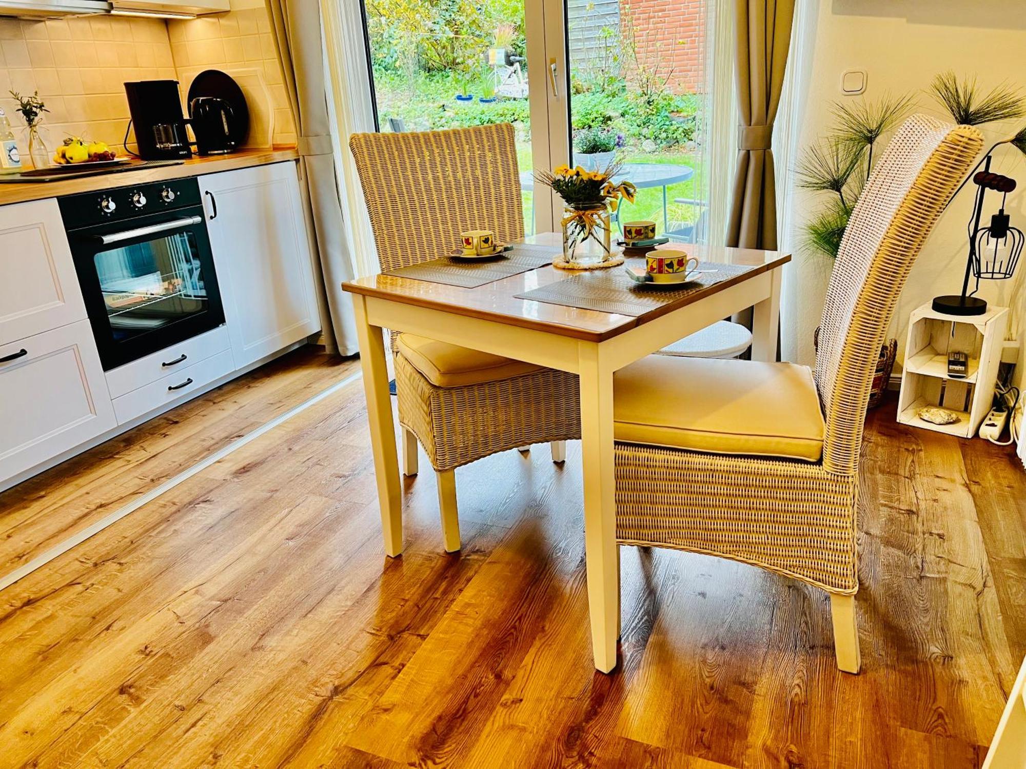 Seelund - Meeresrauschen Lauschen - Ruhiges Sonniges Apartment Mit Garten Und Terrasse Nahe Strand Und Ostsee Schönhagen Esterno foto